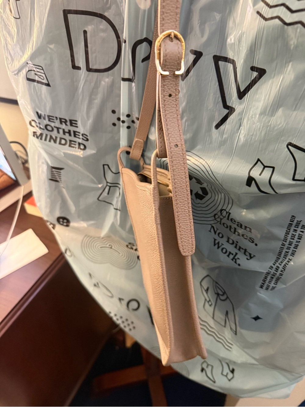 Longchamp Le Foulonné Small Zip Leather Crossbody in grey/taupe - Picture 10 of 12